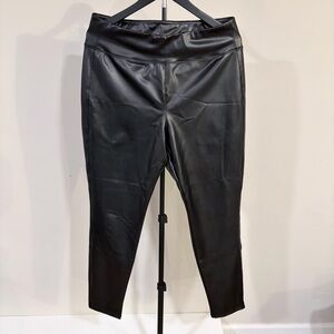 GAP Sleek Black Faux Leather Leggings Chic Stretchy High Rise Modern Edgy Large